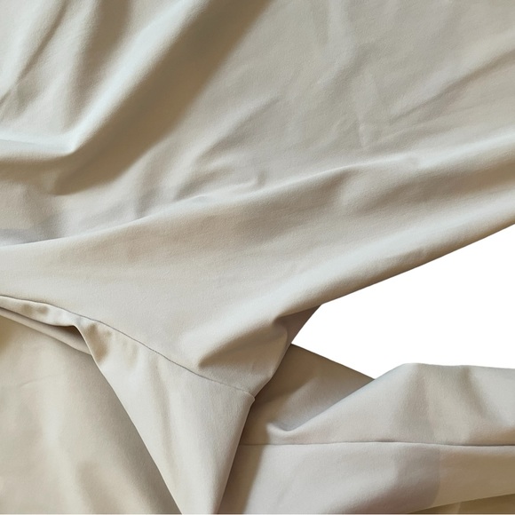 ATHLETA Cosmic Crop Beige - Picture 12 of 16